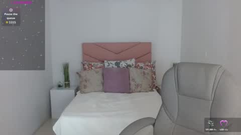 Snapshot of sarayvega_ chatting on 10/11/25, 07:12 Saray Vega online show from 10/11/25, 07:12