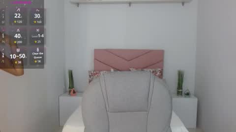 Snapshot of sarayvega_ chatting on 10/18/25, 07:25 Saray Vega online show from 10/18/25, 07:25