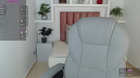 Snapshot of sarayvega_ chatting on 11/18/25, 07:18 Saray Vega online show from 11/18/25, 07:18