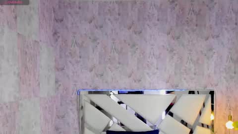 sarah online show from 11/17/25, 08:03