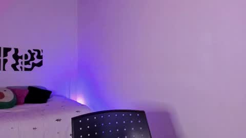 Snapshot of sarrah_3 chatting on 02/09/25, 08:13 Sara online show from 02/09/25, 08:13