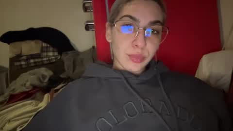 Snapshot of sarrah_rossy chatting on 01/26/25, 03:14 Sarrah online show from 01/26/25, 03:14