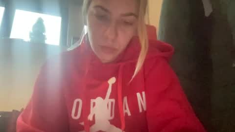 Snapshot of sarrah_rossy chatting on 02/01/25, 09:54 Sarrah online show from 02/01/25, 09:54