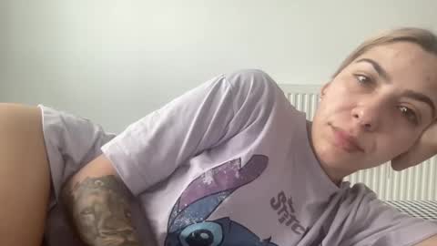 Snapshot of sarrah_rossy chatting on 02/02/25, 12:24 Sarrah online show from 02/02/25, 12:24