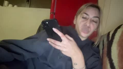 Snapshot of sarrah_rossy chatting on 02/07/25, 08:10 Sarrah online show from 02/07/25, 08:10