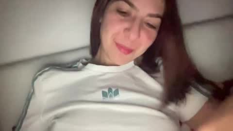 Snapshot of sarrah_rossy chatting on 03/02/25, 03:24 Sarrah online show from 03/02/25, 03:24