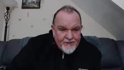 Snapshot of sarsapparilla chatting on 11/17/25, 12:49 Andy online show from 11/17/25, 12:49