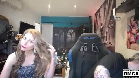 Giselle and Jay online show from 11/02/25, 09:33