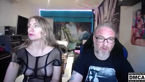 Giselle and Jay online show from 11/16/25, 08:42