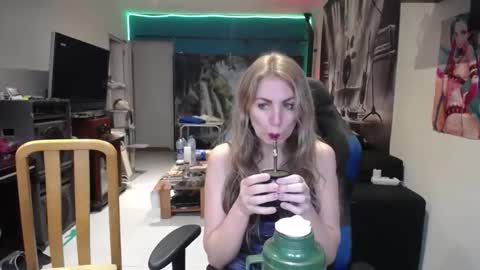 Giselle and Jay online show from 11/18/25, 09:03