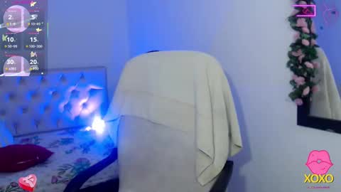 Snapshot of sasha_17_ chatting on 11/12/25, 06:19 Sofia online show from 11/12/25, 06:19