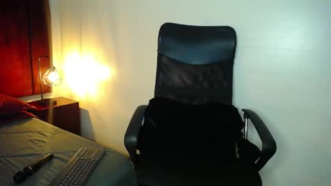 Snapshot of sasha_brattz chatting on 02/13/25, 03:39 Sasha Brattz online show from 02/13/25, 03:39