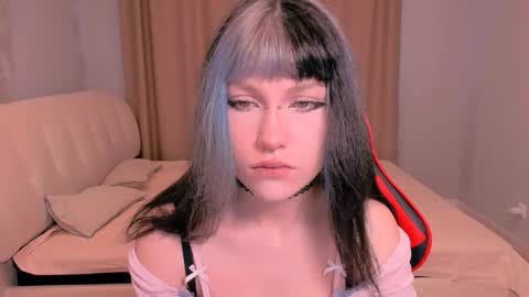 Snapshot of sasha_crystall chatting on 09/29/25, 05:23 sasha online show from 09/29/25, 05:23