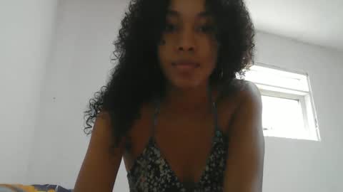 Snapshot of sasha_fox0 chatting on 12/27/24, 07:03 emy online show from 12/27/24, 07:03