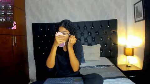 Snapshot of sasha_fox0 chatting on 01/03/25, 06:03 emy online show from 01/03/25, 06:03