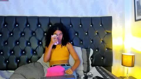 Snapshot of sasha_fox0 chatting on 01/19/25, 06:10 emy online show from 01/19/25, 06:10