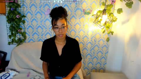 Snapshot of sasha_fox0 chatting on 02/02/25, 11:32 emy online show from 02/02/25, 11:32