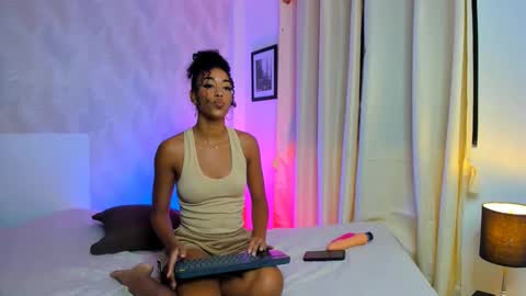 Snapshot of sasha_fox0 chatting on 03/08/25, 06:43 emy online show from 03/08/25, 06:43