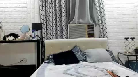 Snapshot of sasha_hale_ chatting on 09/14/25, 11:20 My name is Sasha I will be glad if you spend your time with me 3 you can DM me if you need me online show from 09/14/25, 11:20