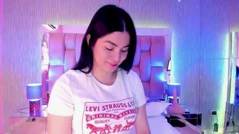 Snapshot of sasha_sims chatting on 02/23/25, 06:01 Camila online show from 02/23/25, 06:01