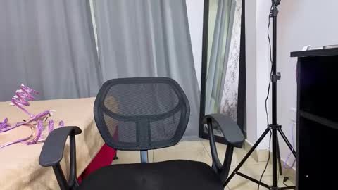 sasha_val online show from 10/31/25, 08:10