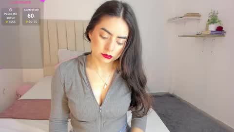 Snapshot of sashaa_petit chatting on 09/29/25, 11:15 Sashaa online show from 09/29/25, 11:15
