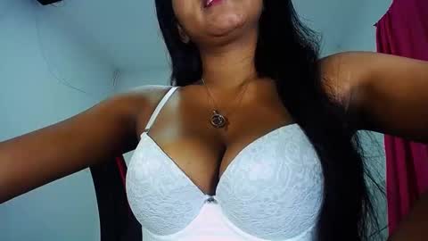 Snapshot of sashabreck1 chatting on 01/07/25, 03:57 sashabreck1 online show from 01/07/25, 03:57