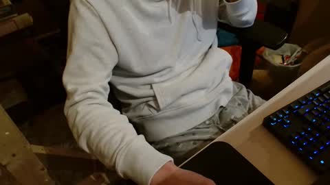 Snapshot of sashadeep0 chatting on 11/24/25, 08:19 sashadeep0 online show from 11/24/25, 08:19