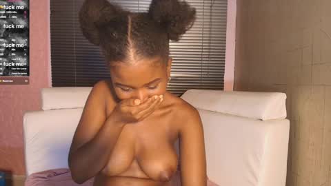 Snapshot of sashhalux22 chatting on 02/23/25, 10:39 SashhaLux22 online show from 02/23/25, 10:39