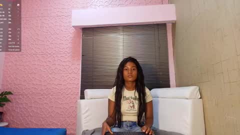 Snapshot of sashhalux22 chatting on 03/05/25, 05:40 SashhaLux22 online show from 03/05/25, 05:40