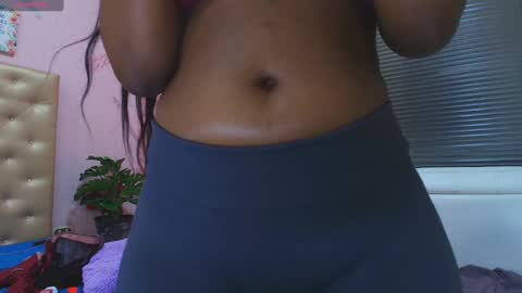 Snapshot of sashhalux22 chatting on 03/07/25, 09:40 SashhaLux22 online show from 03/07/25, 09:40