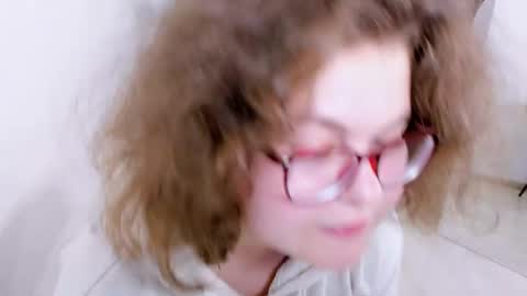 Snapshot of sashy_way chatting on 09/15/25, 09:37 .Alexandra online show from 09/15/25, 09:37