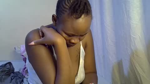 sassy_bella online show from 10/07/25, 12:41