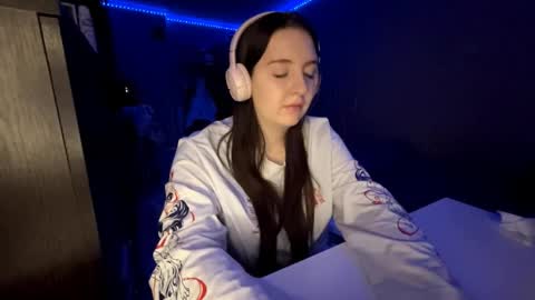 Marmulka or Mary online show from 10/20/25, 06:08