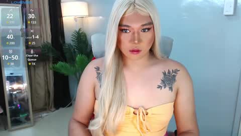Snapshot of sassyffyra69 chatting on 12/11/24, 02:41 MARIO LABO online show from 12/11/24, 02:41