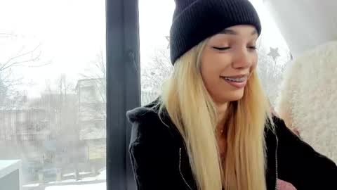 Snapshot of sassyt33n chatting on 02/28/25, 10:09 sassyt33n online show from 02/28/25, 10:09