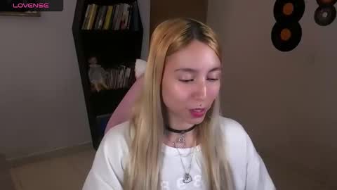 I AM JENN  online show from 10/17/25, 04:26