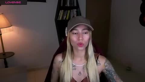 I AM JENN  online show from 10/26/25, 02:39