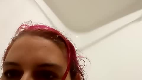 Snapshot of saucybear666 chatting on 01/14/25, 05:23 SnowBunny online show from 01/14/25, 05:23