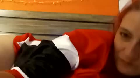 Snapshot of saucybear666 chatting on 01/22/25, 12:59 SnowBunny online show from 01/22/25, 12:59