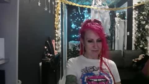 SaucySky online show from 10/21/25, 09:26