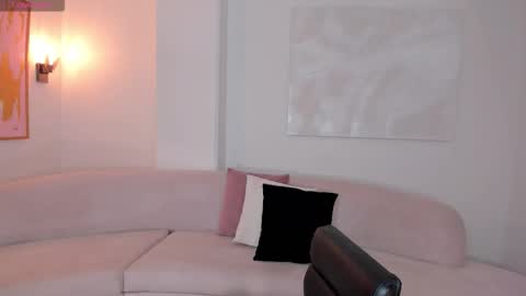 S a v a n n a h  online show from 10/19/25, 05:57