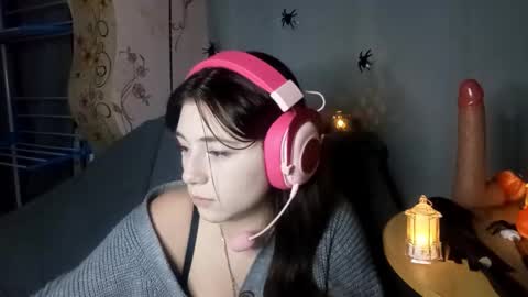 Sophie online show from 11/02/25, 03:25