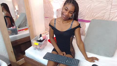 Snapshot of savory_pussy18 chatting on 12/14/24, 12:44 savory_pussy18 online show from 12/14/24, 12:44