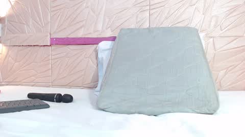 Snapshot of savory_pussy18 chatting on 01/15/25, 02:13 savory_pussy18 online show from 01/15/25, 02:13
