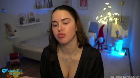 Naomi online show from 12/10/24, 07:43