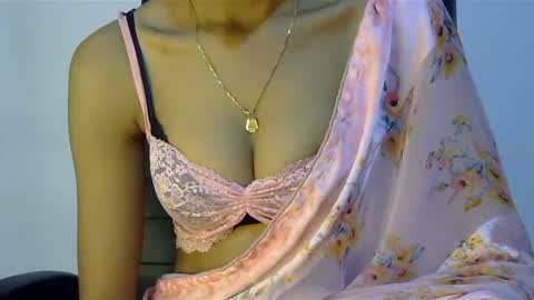 Snapshot of saxee_love chatting on 12/12/24, 07:26 saxee online show from 12/12/24, 07:26