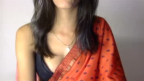 Snapshot of saxee_love chatting on 03/08/25, 05:54 saxee online show from 03/08/25, 05:54