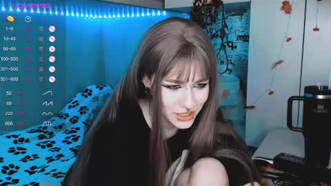 pronoun she. name Mary. age 21. online show from 03/03/25, 03:09