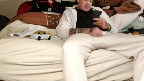 Snapshot of sayhi2mylilguy chatting on 02/11/25, 04:33 sayhi2mylilguy online show from 02/11/25, 04:33